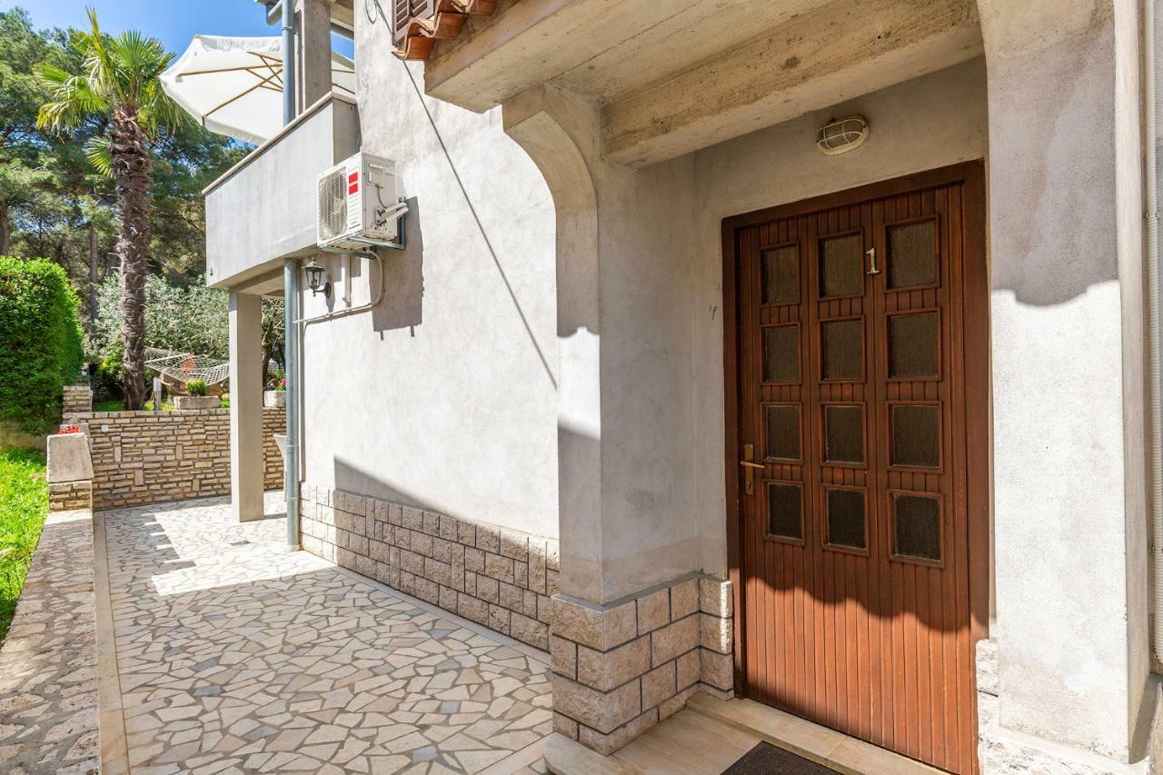 Apartments Rita Porec Exterior photo